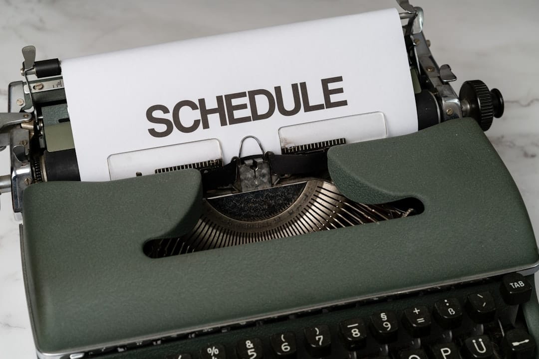 Photo proximity-based scheduling