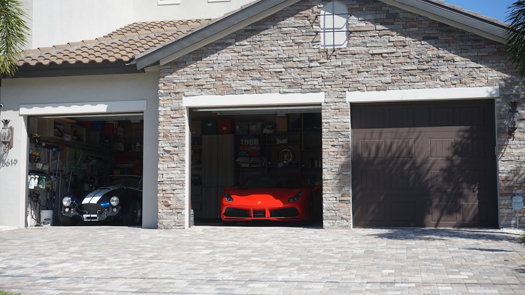 Photo Garage Door Repair Businesses